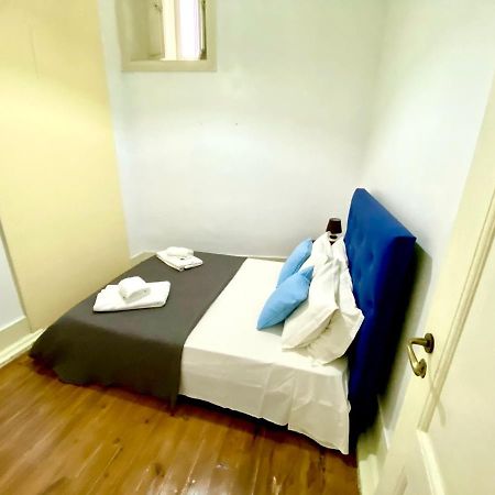 Relax Chiado 3 - Cute Little Double Room With Shared Bathroom Lissabon Exterior foto